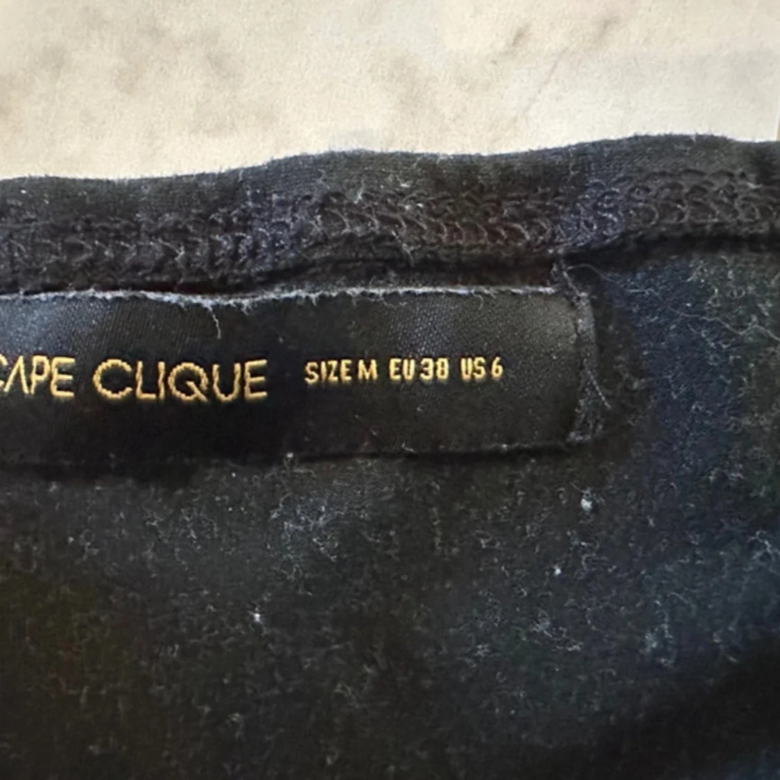 Svart offshoulder croppad topp - 1