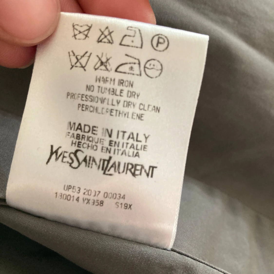 Grå skjorta från Yves Saint Laurent - 2