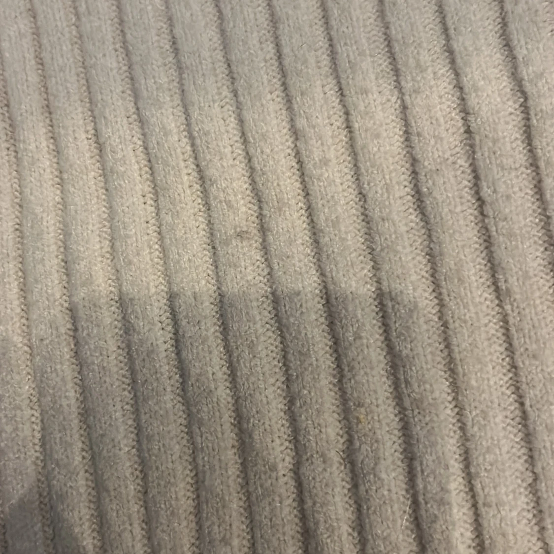 Vit ribbstickad tröja  - 3