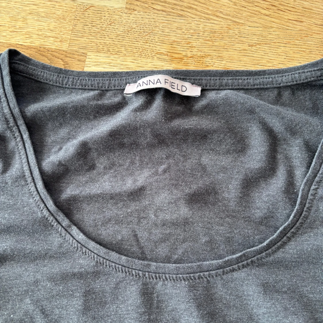 Mörkgrå topp från Anna Field - 1