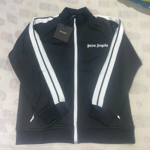 Palm angels tröja/sweatshirt/zip - HELT NY MED PRISLAPP!! Storlek S, pris är ej hugget i sten.