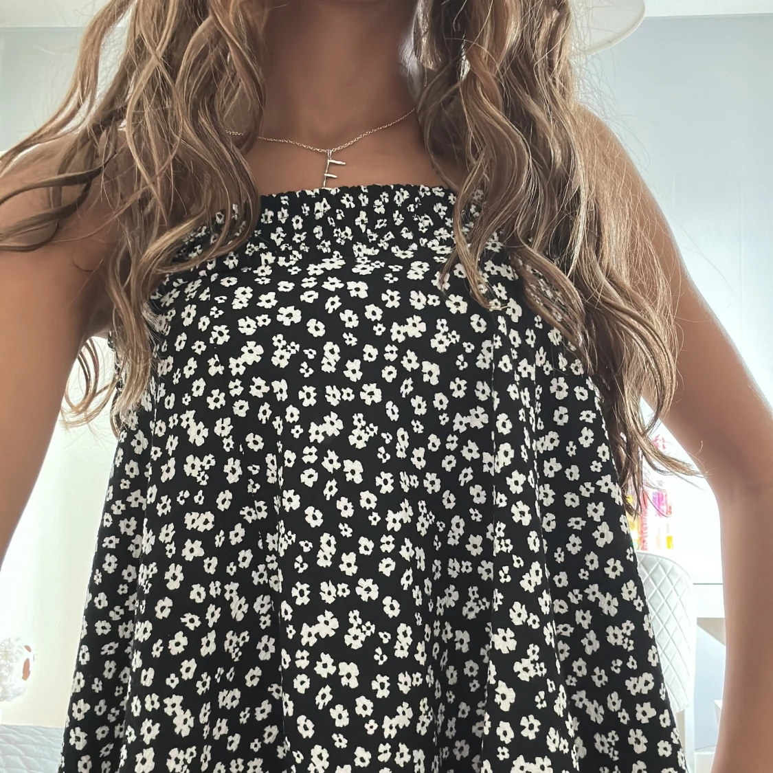 Två somriga kortklänningar med smock - 1