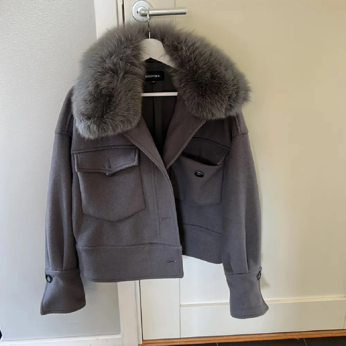 Grå pälsjacka från Meotine S/M