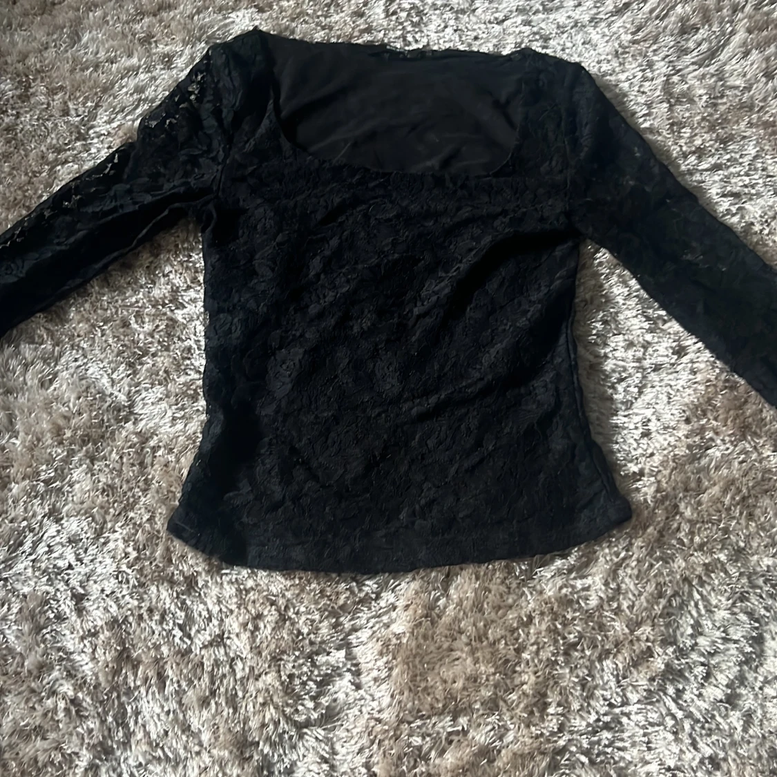 Svart spetsblus från BikBok