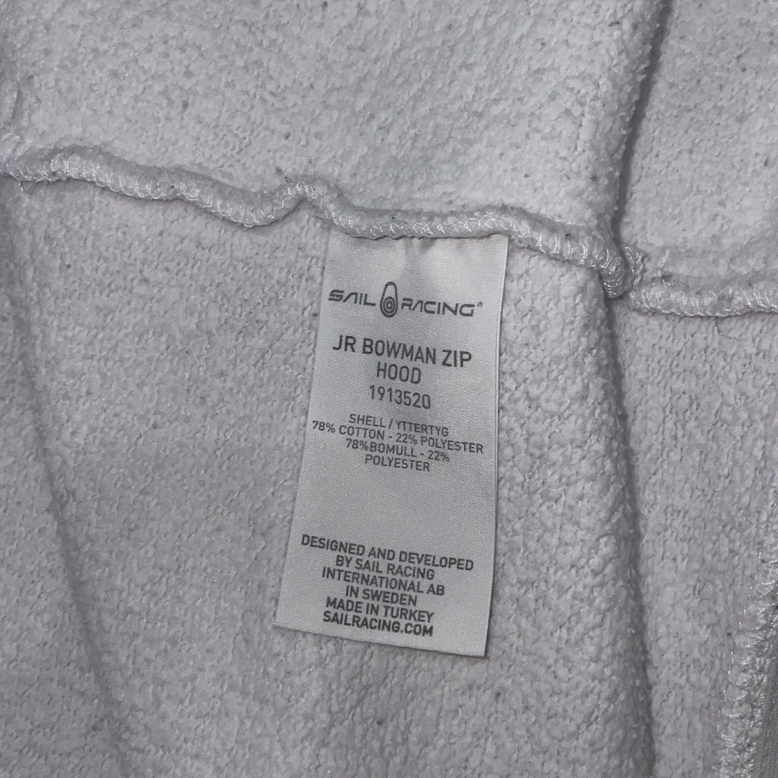 Vit hoodie med dragkedja från Sail Racing - 2