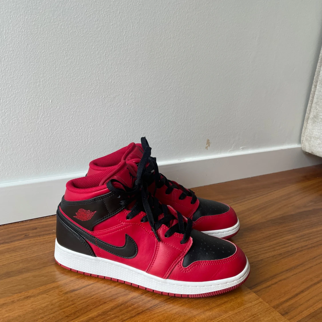 Nike Air Jordans svart/röd