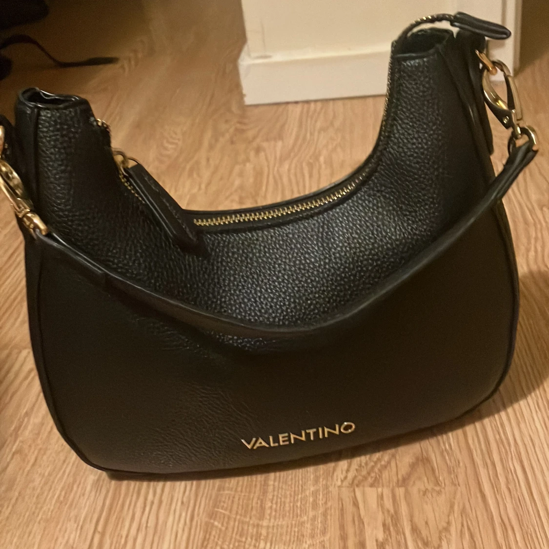 Svart handväska från Valentino - 2