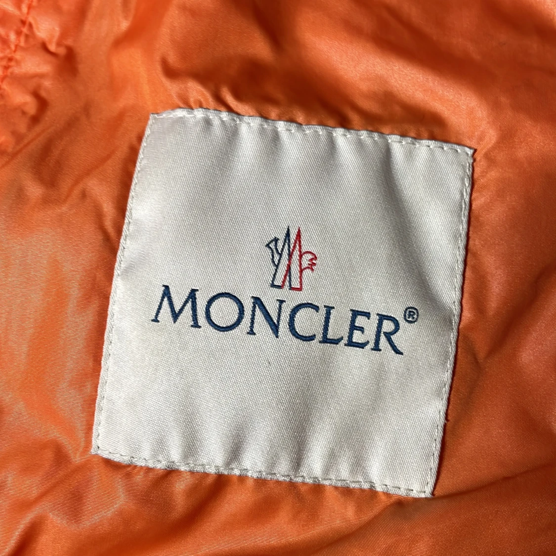Orange vindjacka från Moncler - 3