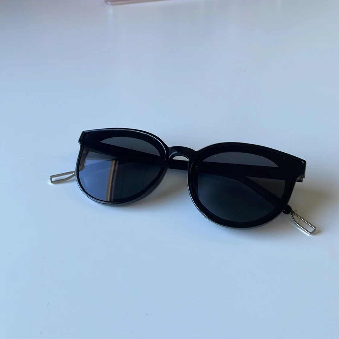Svarta runda solglasögon!!