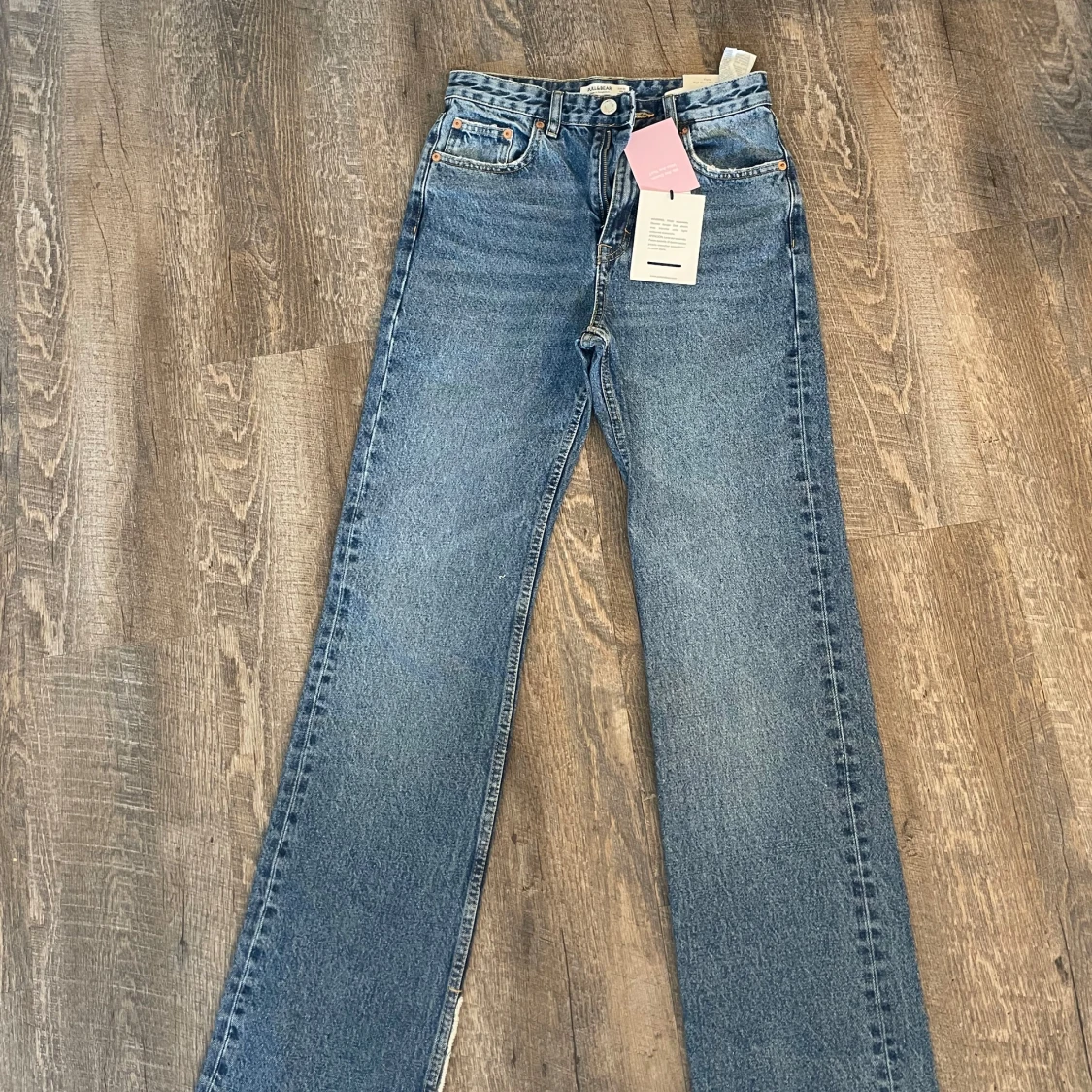 Blå raka jeans med hög midja