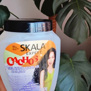 ☀️ Viral Brazilian curl gel from Skala 💚 -  In the second picture you can see my own hair, those are the amazing results I get when I use this gel together with my curl cream.   ☀️ The bottle that I am selling is COMPLETELY new, I have another one and it is going to take so long to finish because IT'S A BIG BOTTLE! you will get  a 1000g. (35.2 oz)   🦜 It is a clear gelly that smells very soft, you need to use on damp hair and then style with a brush or wethever you prefer, the important thing is that your hair is wet💧   Happy curls 🌴