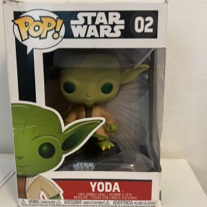 Star Wars Yoda Funko Pop! - Säljer en Star Wars Yoda Funko Pop!nummer 02. 