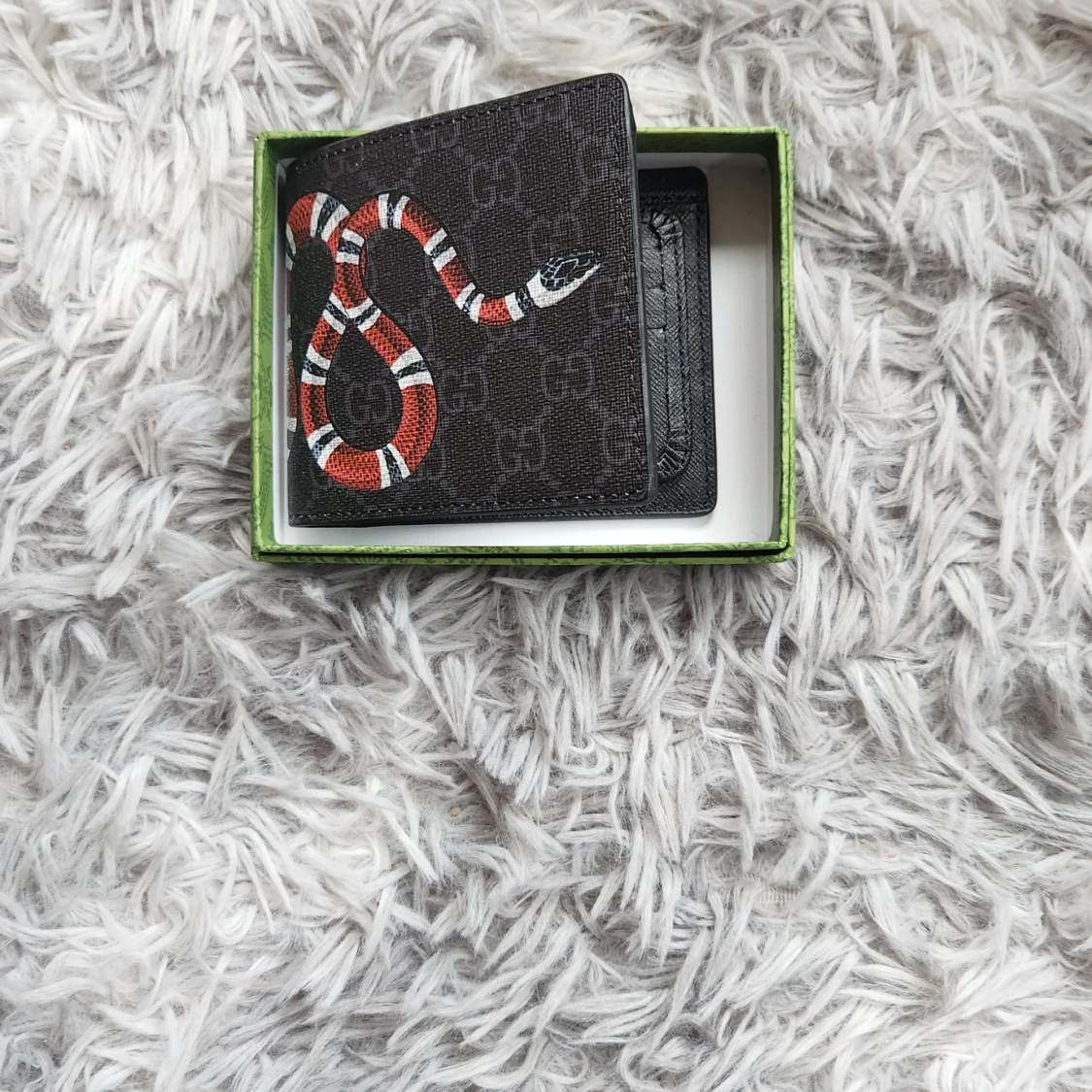 Svart plånbok med orm  - 1