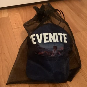 Monaco Velvet keps helt ny  - Kepsen är helt ny köpte den i sommras men har knappt använt den 