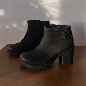 Vagabond Boots  - Vagabonds Boots med varmt foder och klack. Nypris ca 900-1000kr. Använda fåtal gånger