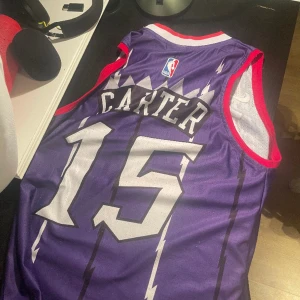Vince carter Jersey  - Säljer den för att jag inte använder den längre med han haft den i typ 2 veckor 