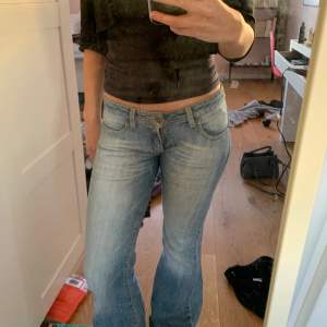 Jätte snygga jeans som inte kommer till användning längre! Skriv för frågor