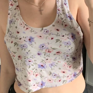 Magtröja  - Den är i helt okej skick. Har inte använt den mycket men har haft den i ett par år.