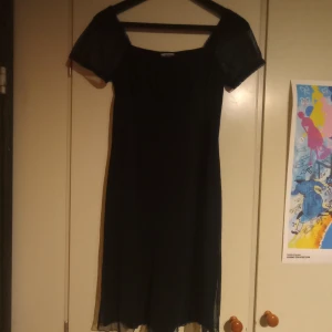 svart klänning  - väääldigt fin babydoll klänning från rainbow collection som inte kommer till användning 