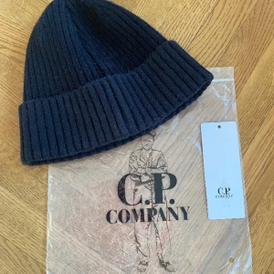 CP COMPANY  - Skön cp conpany mössa, 9/10 skick pris kan sänkas vid snabb affär 