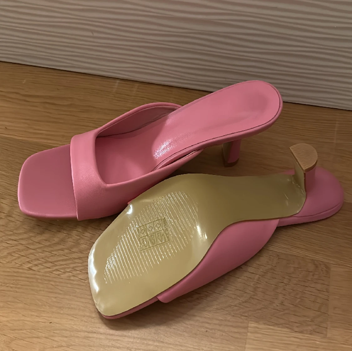 Oanvända klackar! - 90