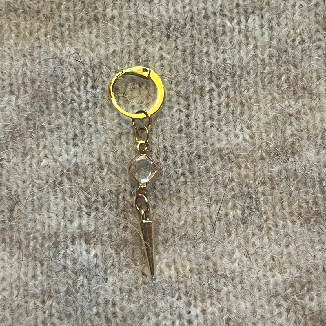 As snyggt örhänge  - 90