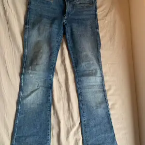Mörkblåa jeans från hm i storlek 158 använda 3-5 gånger. 100kr +frakt
