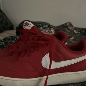 Skir  - Säljer  mina  Nike skor 