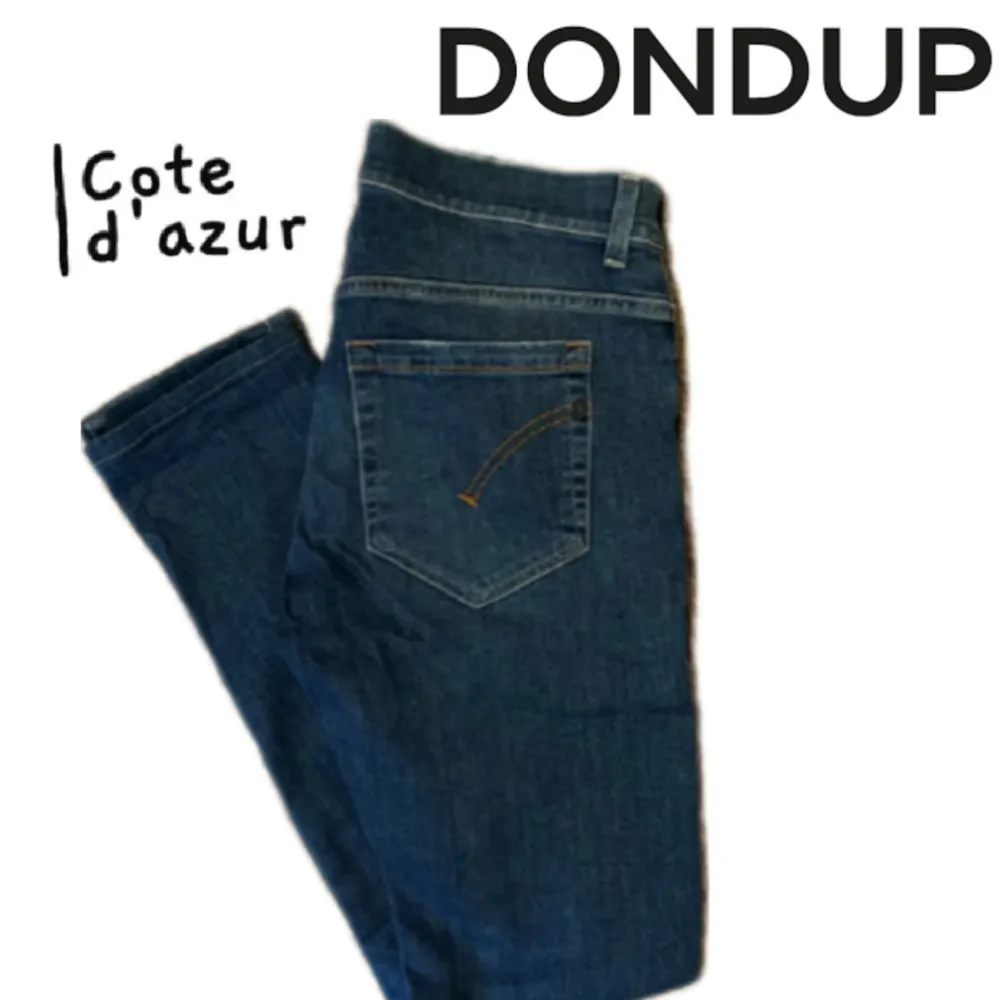 Säljer nu dessa sjukt snygga Jeans från Dondup. Nästintill nyskick. De är i storlek 30. Nypris: 3000kr, vårt pris: 749kr! 🍾✌️. Jeans & Byxor.