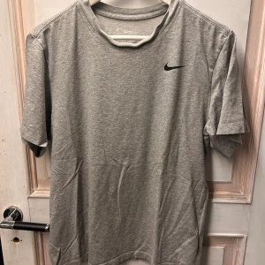 Nike T-shirt  - Nike t-shirt.  Skönt material.  