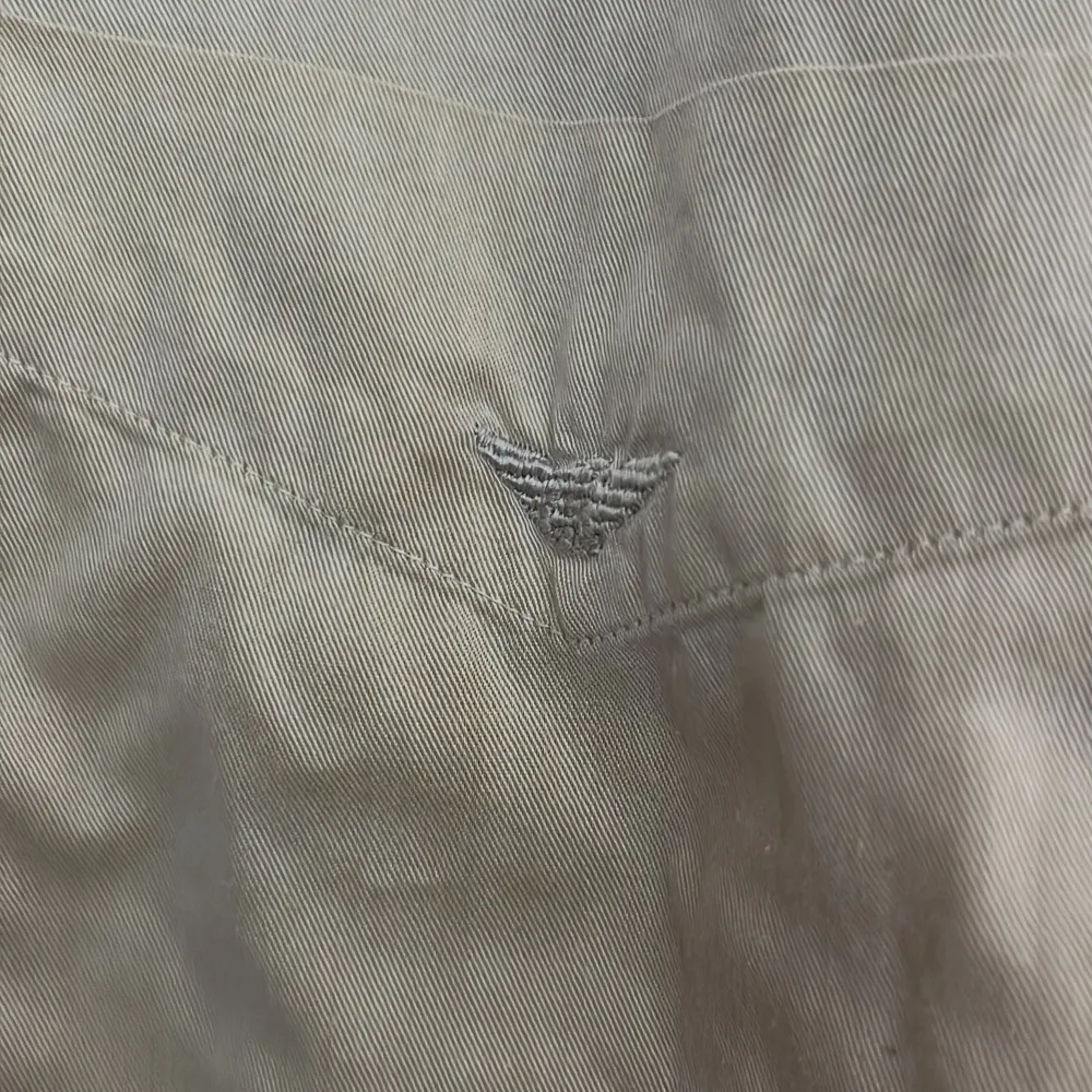 Emporio Armani Shirt. Bra oversize att ha till jeans/öppen över en söt blus. . Skjortor.