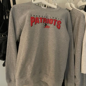 sweatshirt  - Snygg sweatshirt i väldigt bra skick 🥰