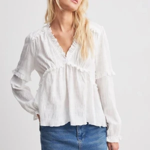 Vit blus - Superfin vit blus från nakd💕 Bra skick, nypris 399kr 💕