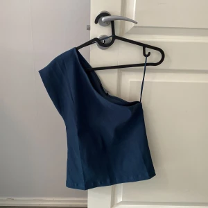 Zara topp - Helt oanvänt topp ifrån zara i nyskick