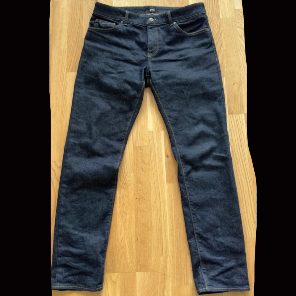 Nya Hugo boss jeans, använda 2 gånger Storlek 33/32. Jeans & Byxor.
