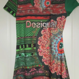 Tunika - Helt ny! Storlek L, men jag skulle säga att den passar 36/38.