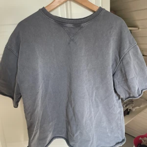 Kortärmad tjocktröja - Jättefin tröja från zara, sparsamt använd 🩷