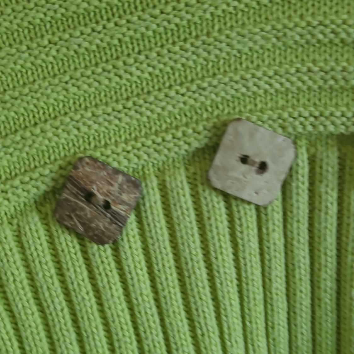 Stickad grön tröja - 91