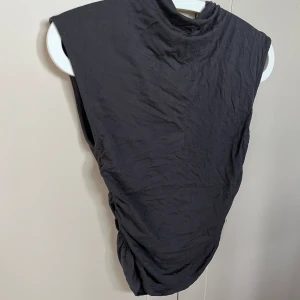 Halterneck topp - Halterneck topp från Gina