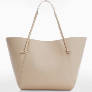 Rodri bag - Säljer min helt slutsålda väska från Mango! Den är knappt använd och i helt nyskick💕