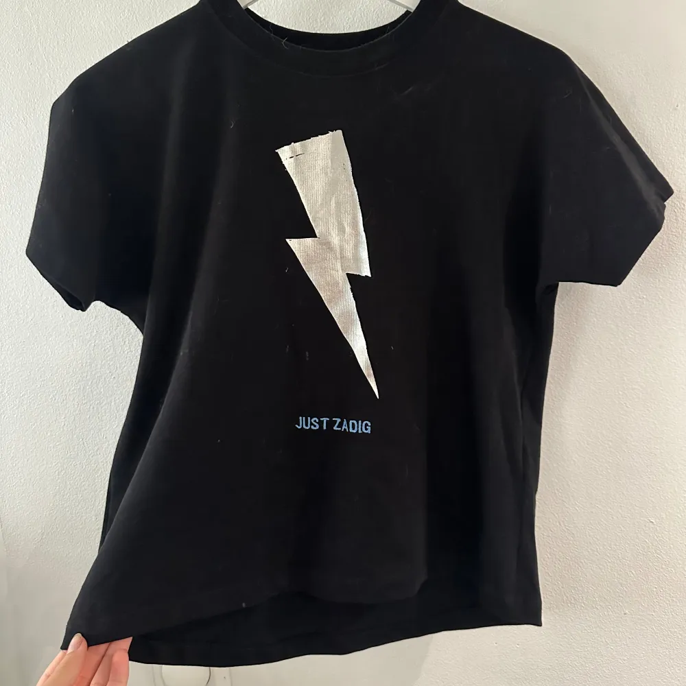 Cool t-shirt från Zadig & Voltaire, knappt använd. T-shirts.