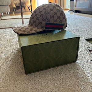 Gucci keps  - Gucci keps helt ny inget fel på alla tillbehör kommer med storlek xs kan gå Ner lite gran vid snabb affär ⭐️
