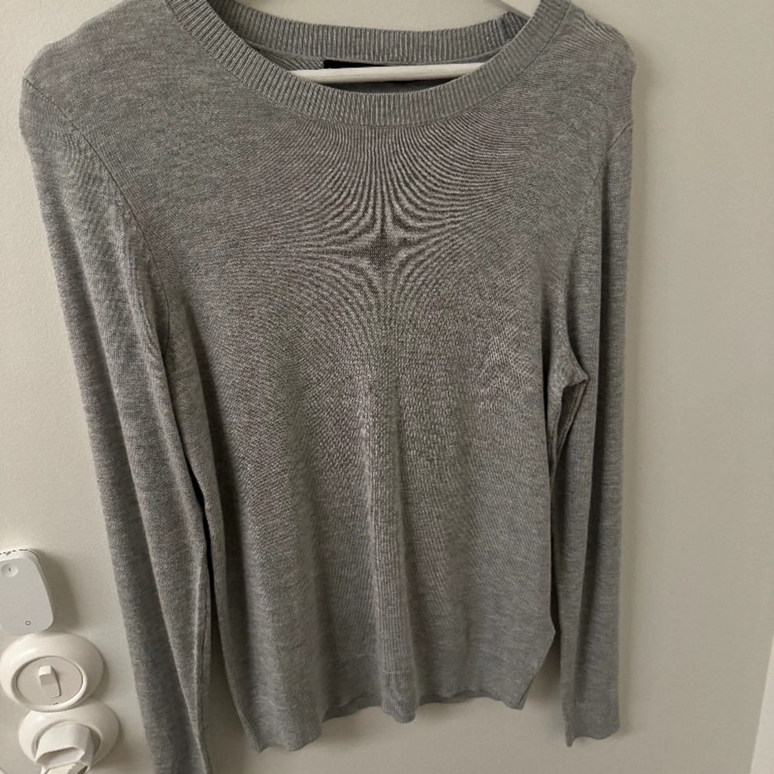 Tunn grå stickad tröja - 90