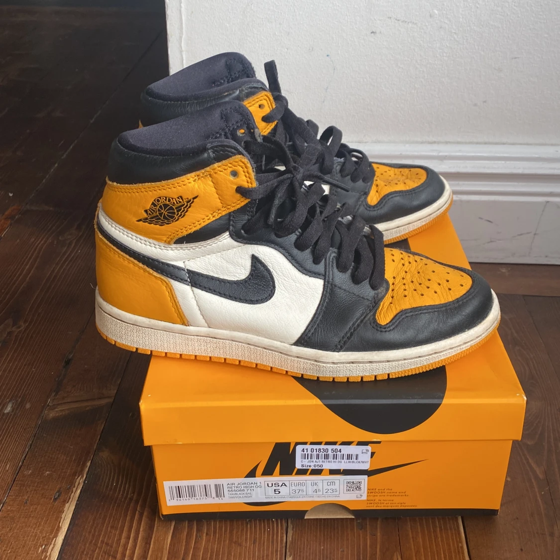 Air Jordan 1 Retro High Taxi