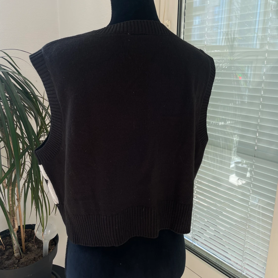 NY! Stickad väst strl XL - 90