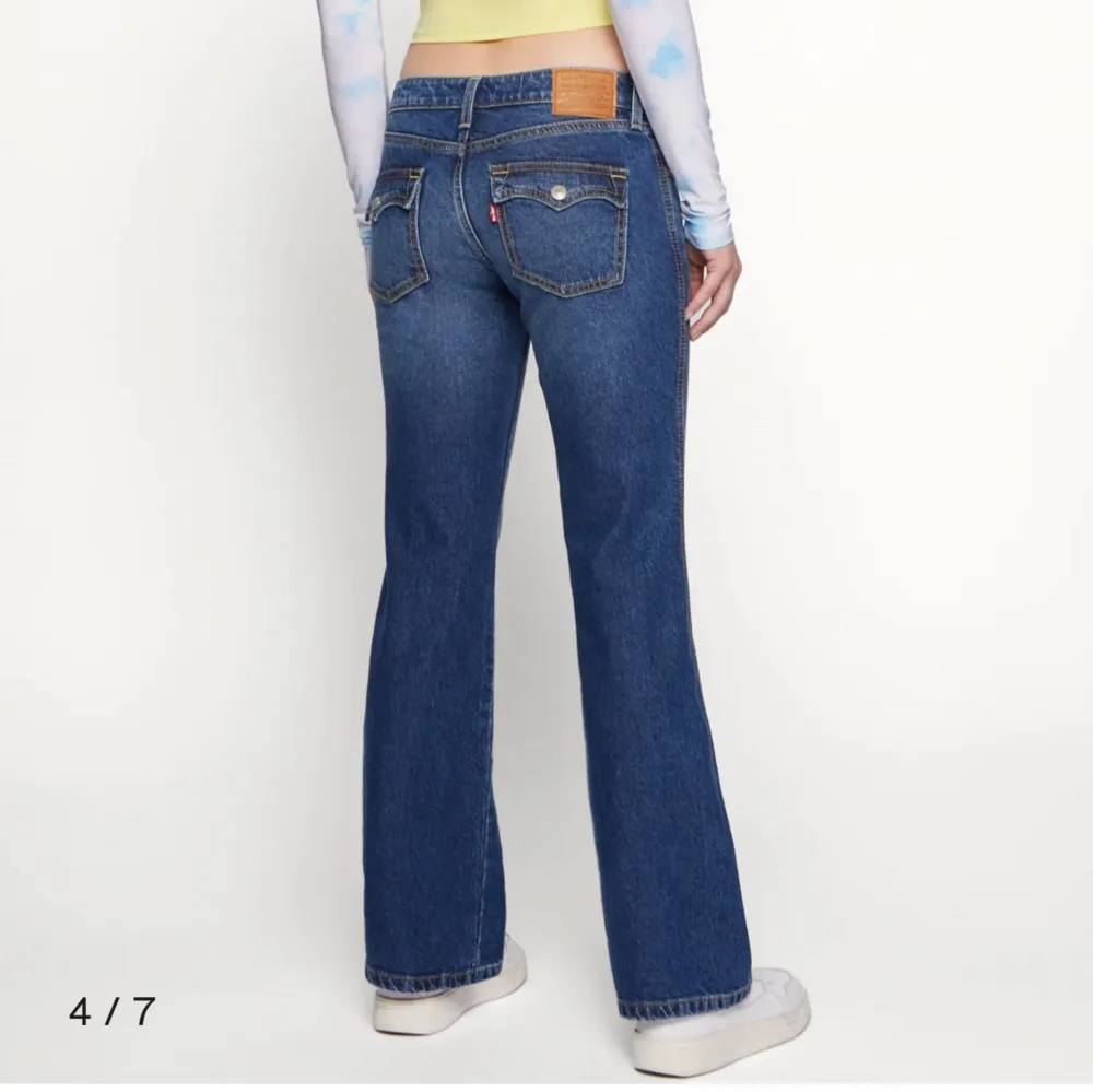 Nästan oanvända jätte bra skick och super kvalitet storlek 26  Pris kan diskuteras  . Jeans & Byxor.