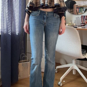 Lågmidjade jeans - Jeans från brandy Melville i bra skick! Hör av er vid eventuella frågor!🫶