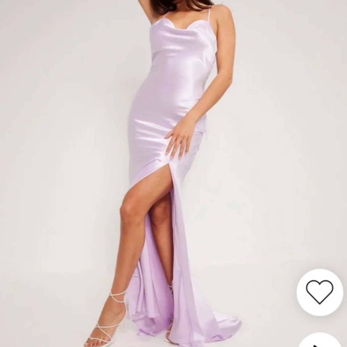 Säljer min snygga balklänning!