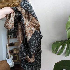 Sjal - Vintage sjal<3 ca 70x70cm