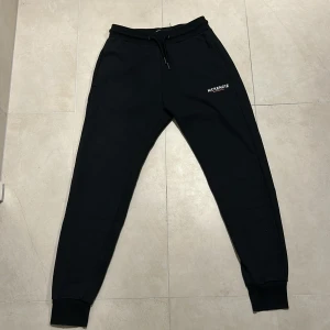 McKenzie sweatpants - McKenzie mjukisbyxor i storlek M. Mycket bra skick.